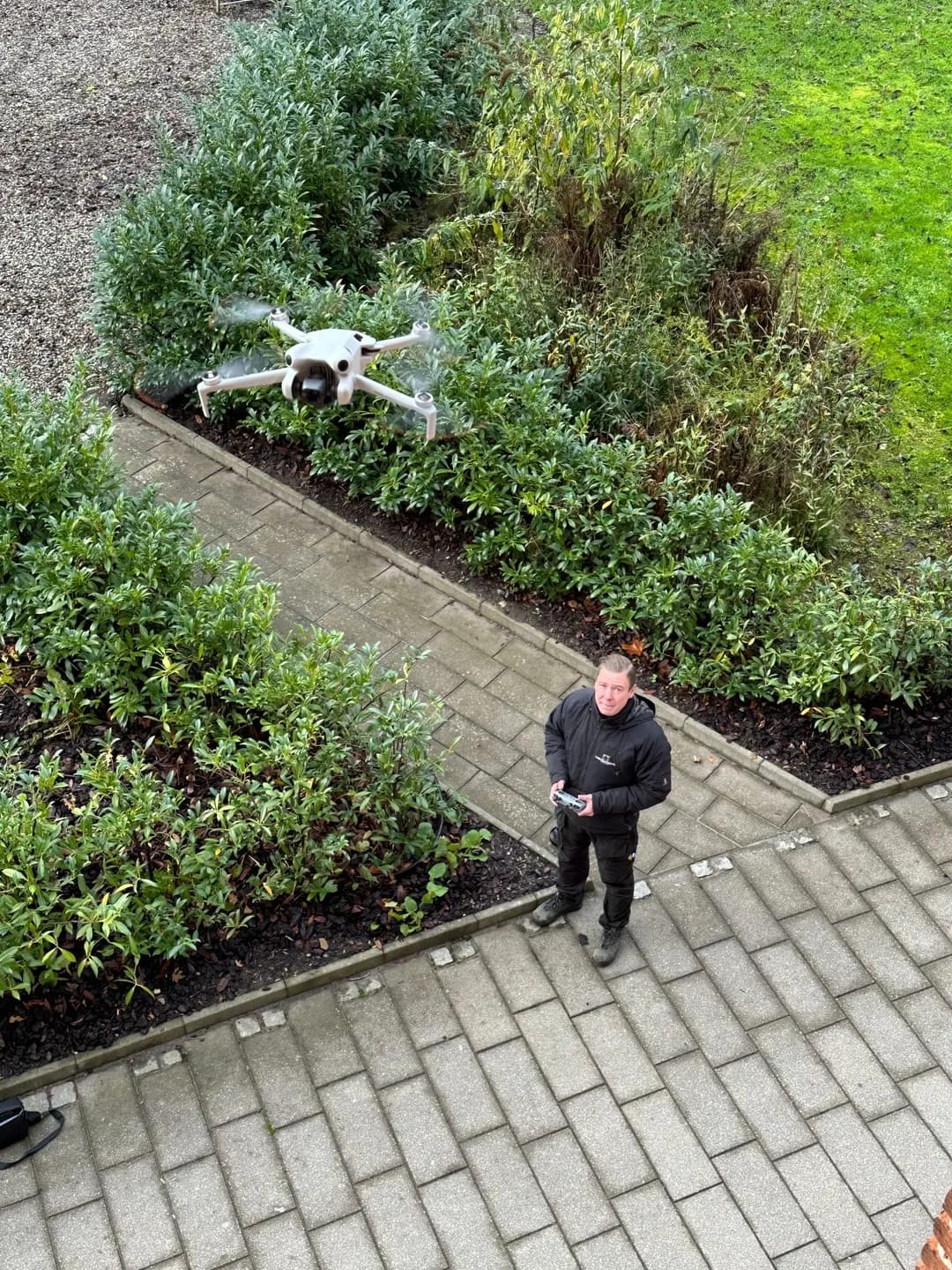 Inspektion af tag med drone